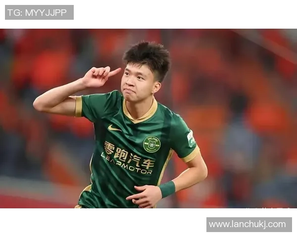 中国足球明星的魅力与成就深受球迷喜爱探讨他们的影响力与未来发展 中国足球明星的魅力与成就深受球迷喜爱探讨他们的影响力与未来发展