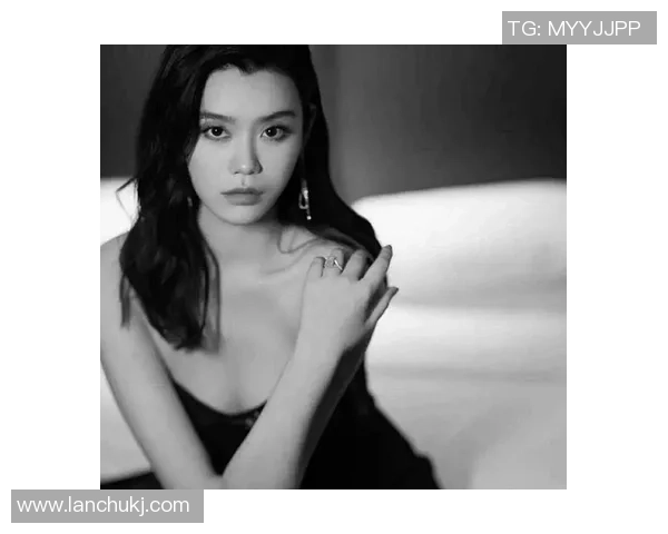 国外足球明星的美丽妻子们她们的魅力与风采尽显无遗 国外足球明星的美丽妻子们她们的魅力与风采尽显无遗