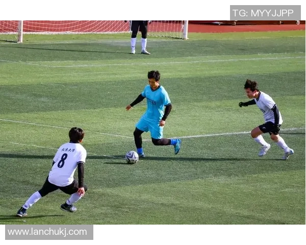 学校足球明星的成长之路与奋斗故事分享 学校足球明星的成长之路与奋斗故事分享