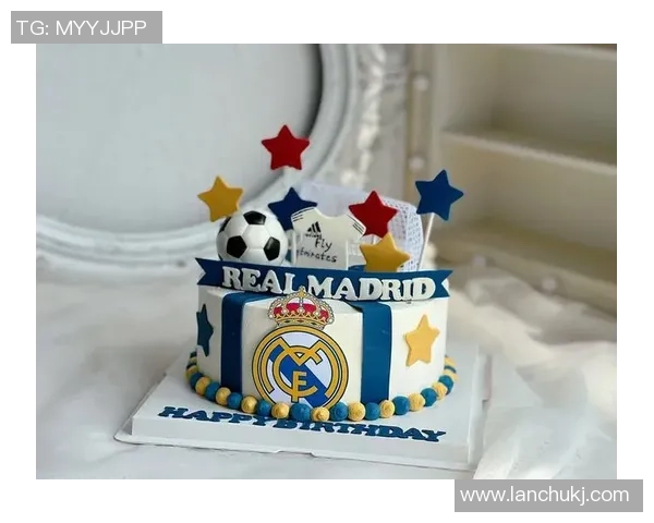 足球明星主题双层蛋糕创意设计图片分享让你的派对更精彩