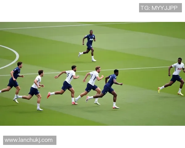 足球明星高清图片集锦展现球场风采与激情瞬间的完美捕捉