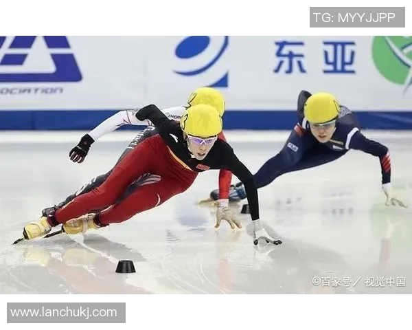 成都足球队在世锦赛中的速度表现分析与战术探讨 成都足球队在世锦赛中的速度表现分析与战术探讨