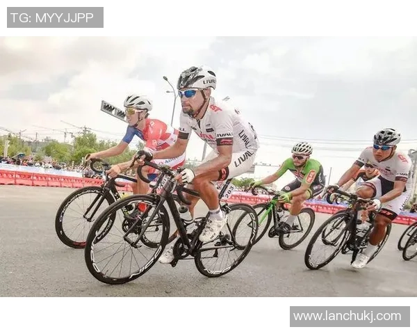 杭州篮球队在洲际杯积分榜中以57分稳居第一名，表现抢眼引发关注